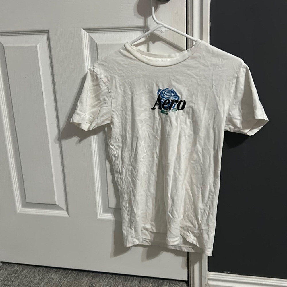 Aeropostale Men’s Blue Rose logo tee